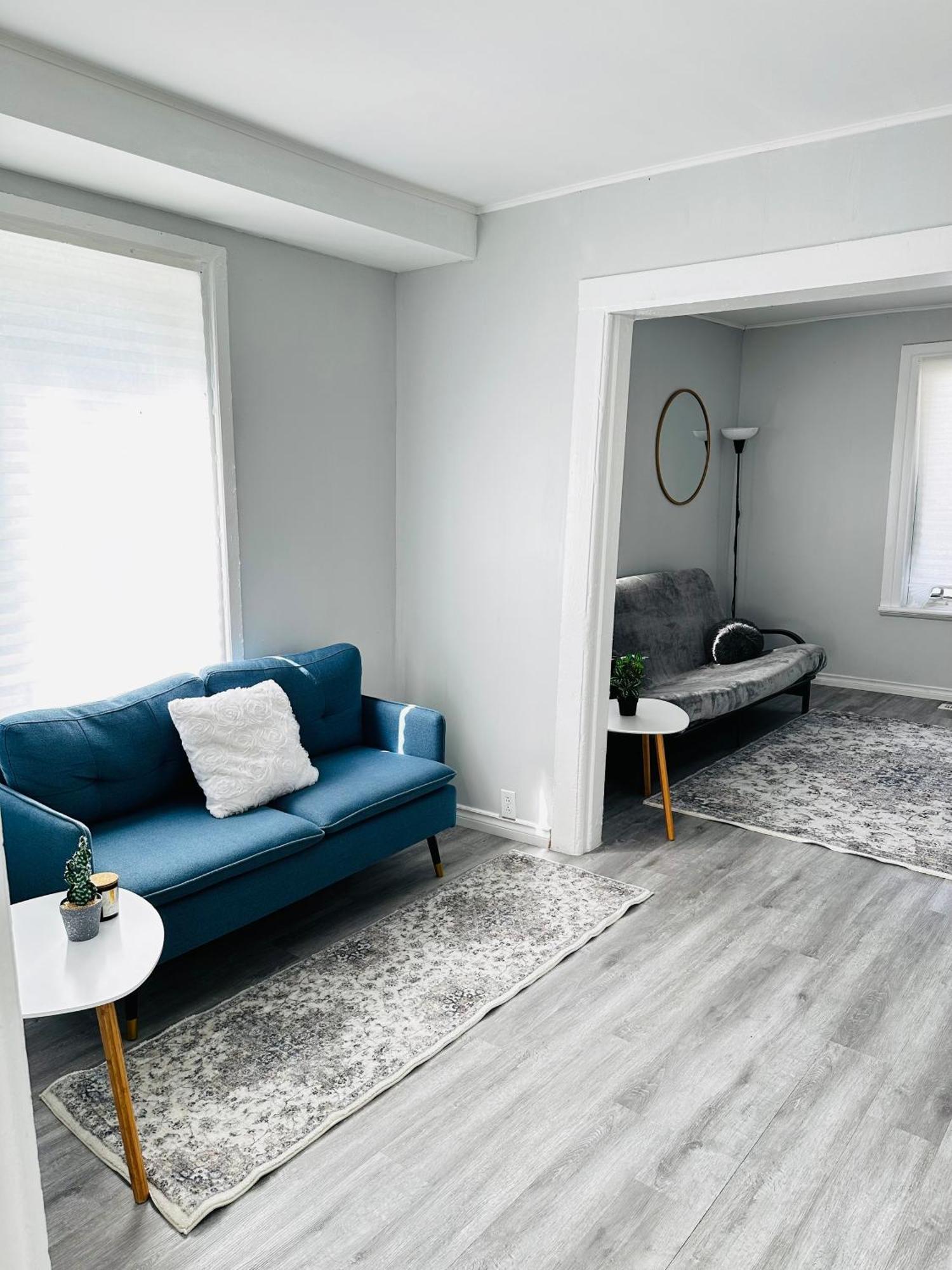 Appartement Cozy 2Br House Near Centre With Patio, Bbq, Backyard, And Netflix à Peterborough Extérieur photo