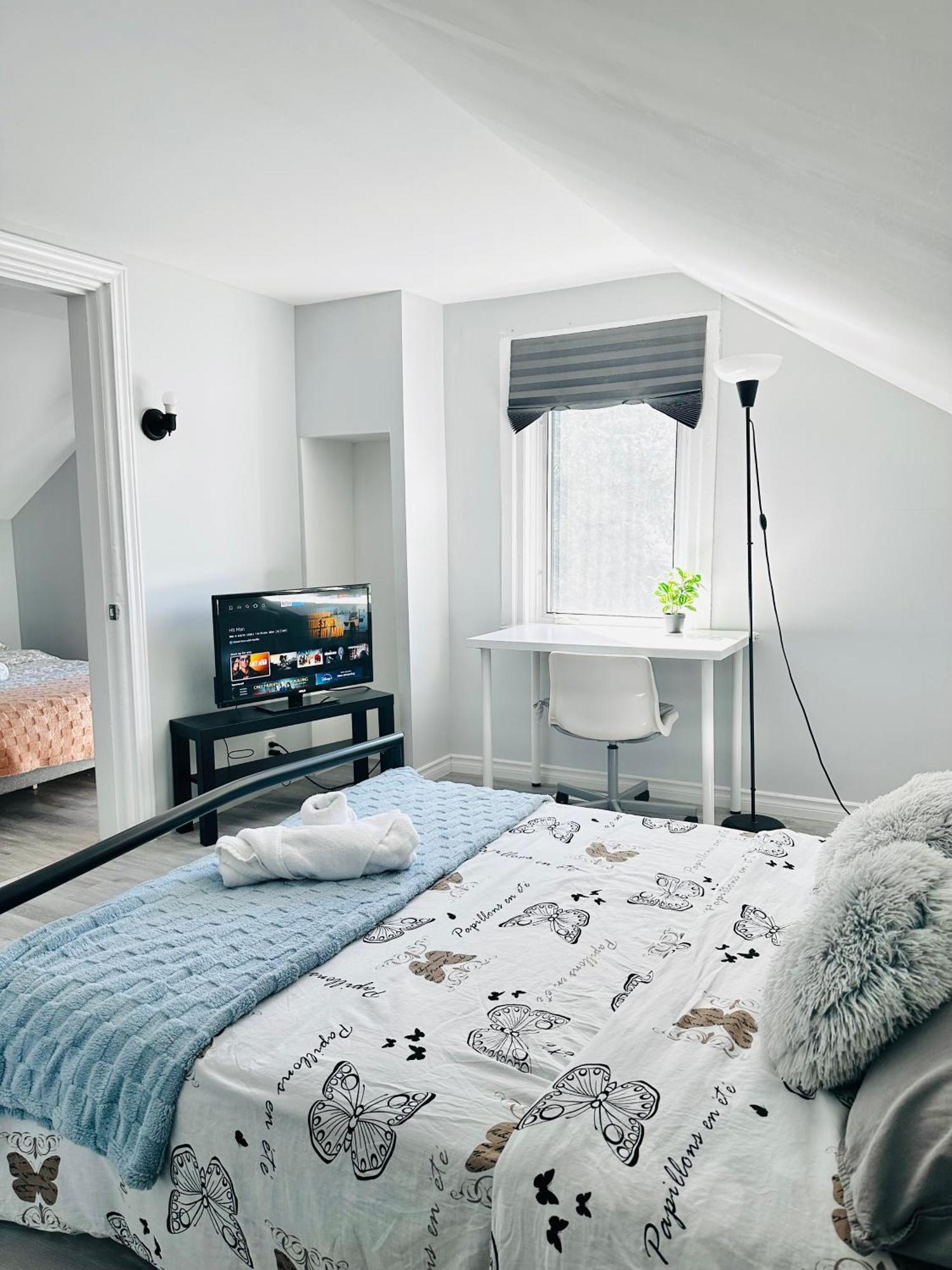 Appartement Cozy 2Br House Near Centre With Patio, Bbq, Backyard, And Netflix à Peterborough Extérieur photo